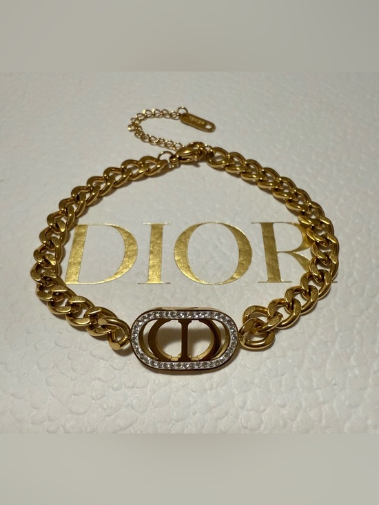 Unbranded Jewelry - Luxurious Fashion Bracelet in Goldtone